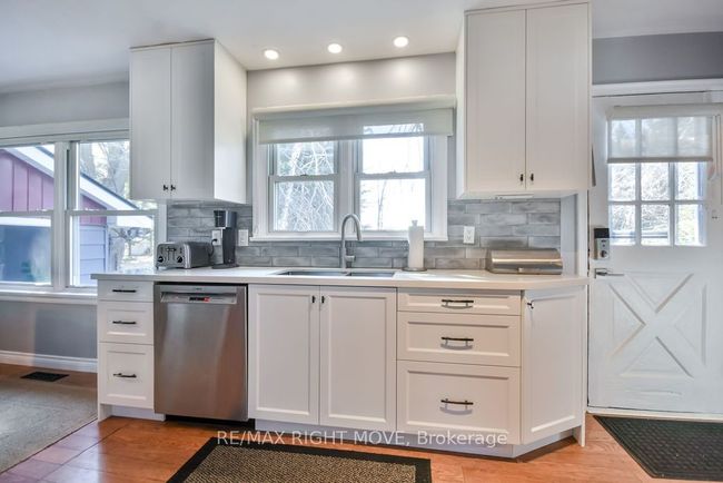 35 Fittons Rd E, House other with 3 bedrooms, 2 bathrooms and 4 parking in Orillia ON | Image 25