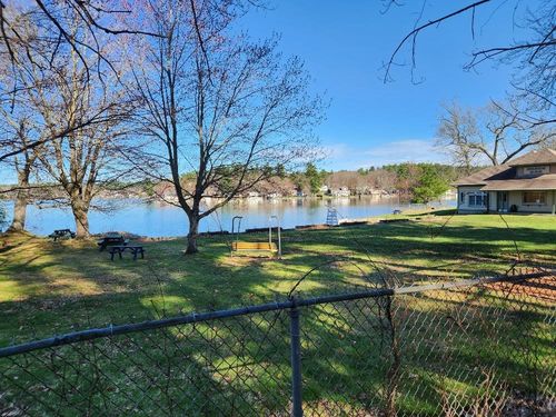 3 Chase St, Derry, NH, 03038 | Card Image