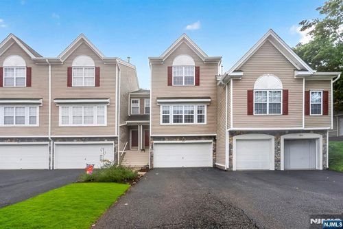 252 Ridge Dr, Pompton Lakes, NJ, 07442-1473 | Card Image