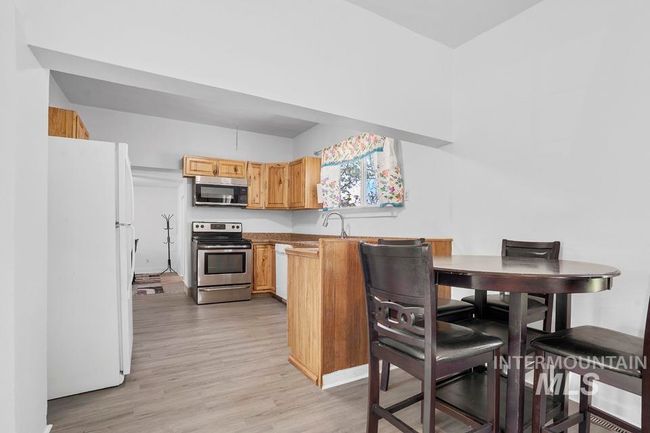 223 W Boulevard, House other with 6 bedrooms, 2 bathrooms and null parking in New Plymouth ID | Image 11