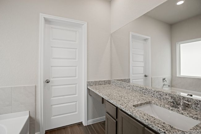 8826 Black Oak Dr, House other with 4 bedrooms, 3 bathrooms and null parking in Elmendorf TX | Image 15