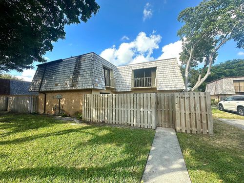 282 Arabian Rd, Palm Springs, FL, 33461-2163 | Card Image