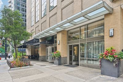 3609 - 2 E Erie Street, Condo with 2 bedrooms, 2 bathrooms and 2 parking in Chicago IL | Image 2