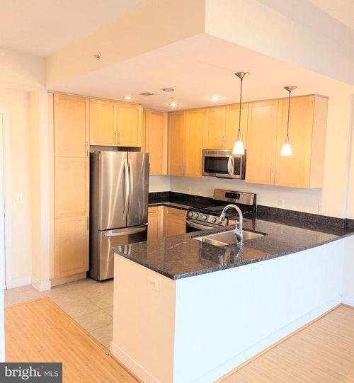 apt-810-820 N Pollard St, ARLINGTON, VA, 22203-1779 | Card Image