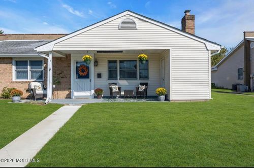 7 Pompton Plains Dr, Brick, NJ, 08724-1334 | Card Image