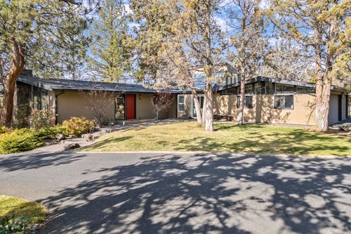 132 Se 16th St, Bend, OR, 97702-1531 | Card Image