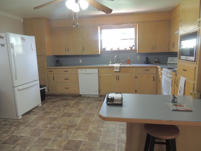 200 Willow, House other with 3 bedrooms, 2 bathrooms and null parking in Tow TX | Image 4