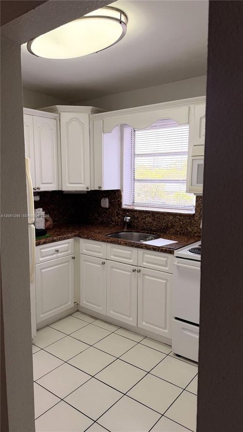 204-5100 W Flagler St, Coral Gables, FL, 33134-1244 | Card Image
