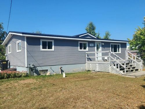 7385 S 88th Ave, Rothbury, MI, 49452-8185 | Card Image