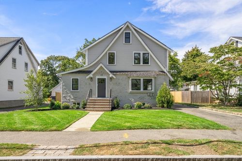 15 Freeman St, Auburndale, MA, 02466-1205 | Card Image