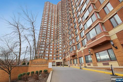 100 Old Palisade Rd, Fort Lee, NJ, 07024-7064 | Card Image
