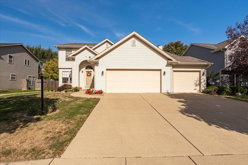 310 Buttercup Dr, Savoy, IL, 61874-9487 | Card Image