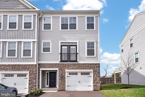 124 Everleigh Dr, ROYERSFORD, PA, 19468-4352 | Card Image