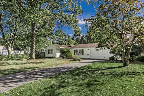 1691 Harwich Rd, Lyndhurst, OH, 44124-2765 | Card Image