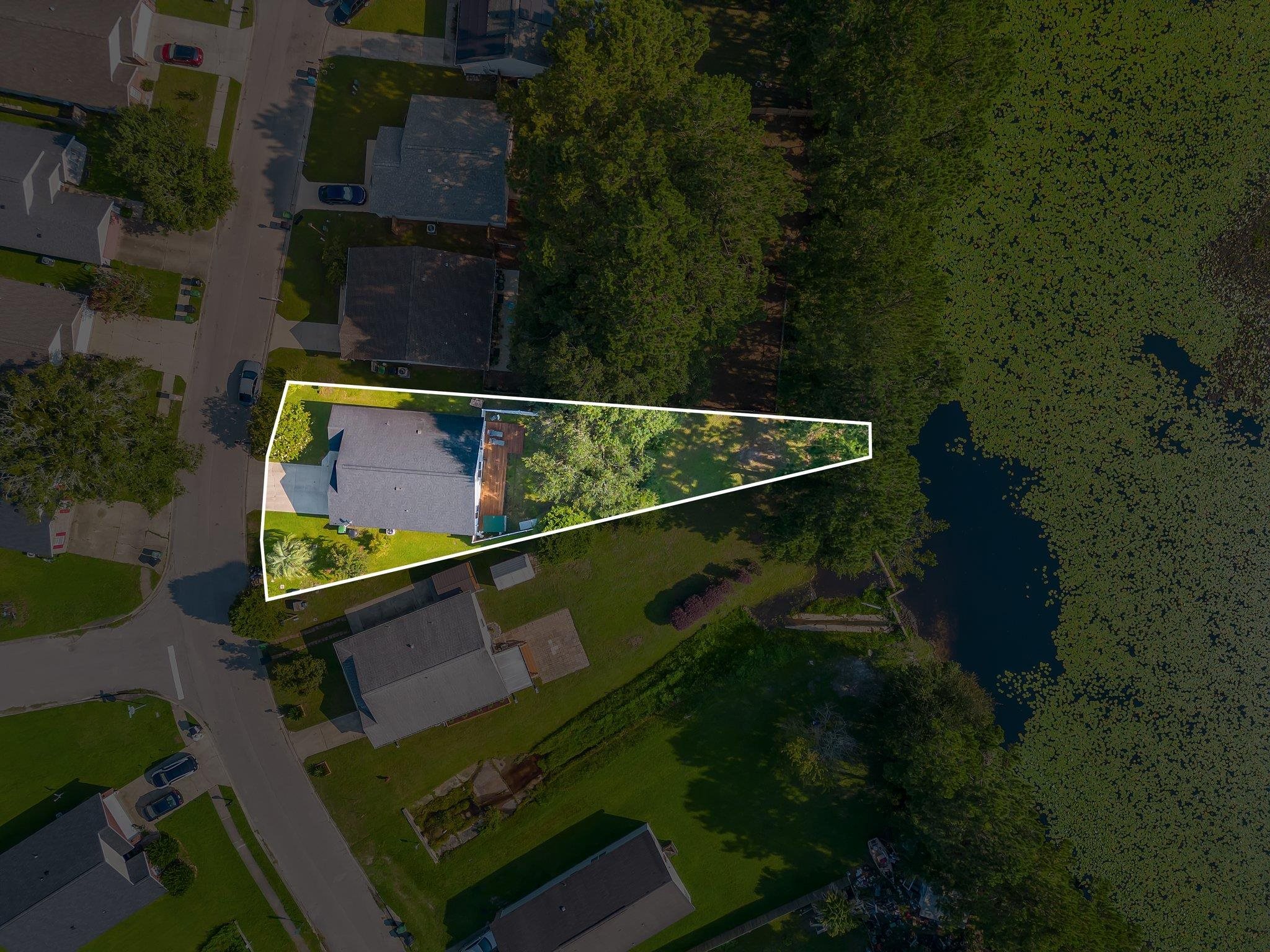 Russells Pond Ln, Tallahassee, FL 32303