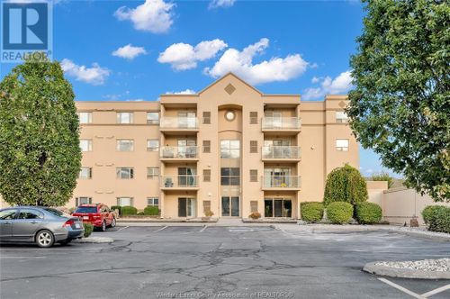 305-320 Village Grove Dr, Tecumseh, ON, N8N4X7 | Card Image