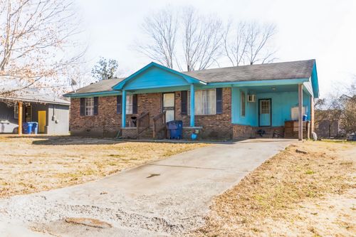 355 Lynnwood St, Somerville, TN, 38068-2018 | Card Image