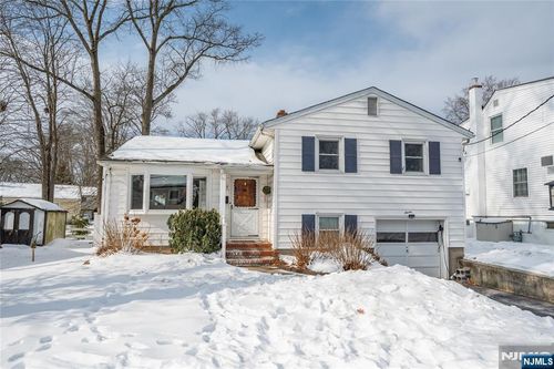 7 Carlson Pl, Lake Hiawatha, NJ, 07034-3101 | Card Image