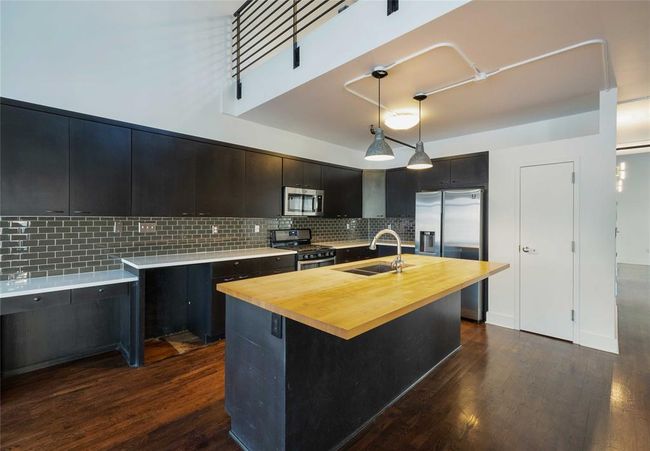 APT-211 - 411 Brazos St, Condo with 1 bedrooms, 2 bathrooms and 1 parking in Austin TX | Image 4