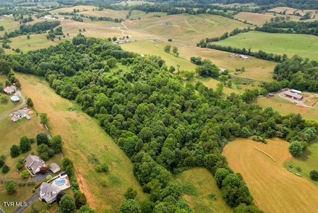 21127 Garden Path Ln, House other with 4 bedrooms, 2 bathrooms and null parking in Abingdon VA | Image 5