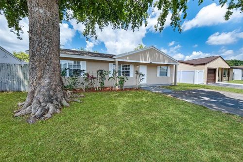 1251 Sw 73rd Ave, North Lauderdale, FL, 33068-3658 | Card Image