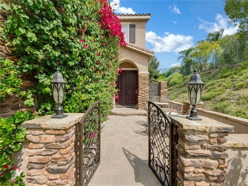 28346 Linda Vista St, Canyon Country, CA, 91387-3198 | Card Image