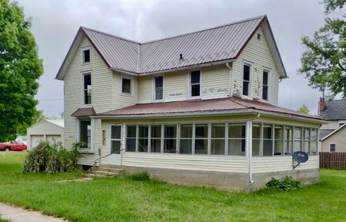 202 W Fourth St, LEAF RIVER, IL, 61047-4505 | Card Image