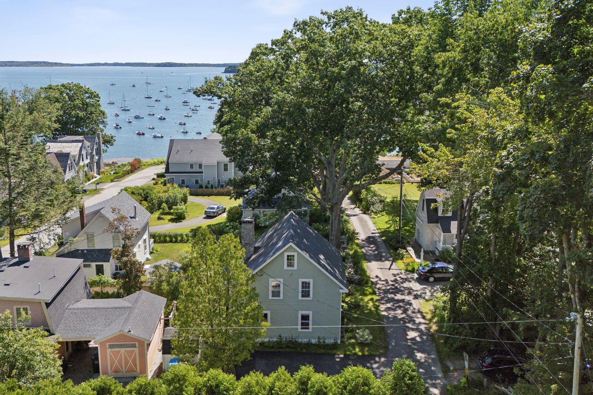 Dale St, Falmouth, ME 04105