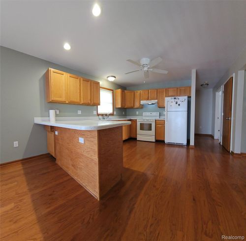 318 William St, Pinckney, MI, 48169-9089 | Card Image