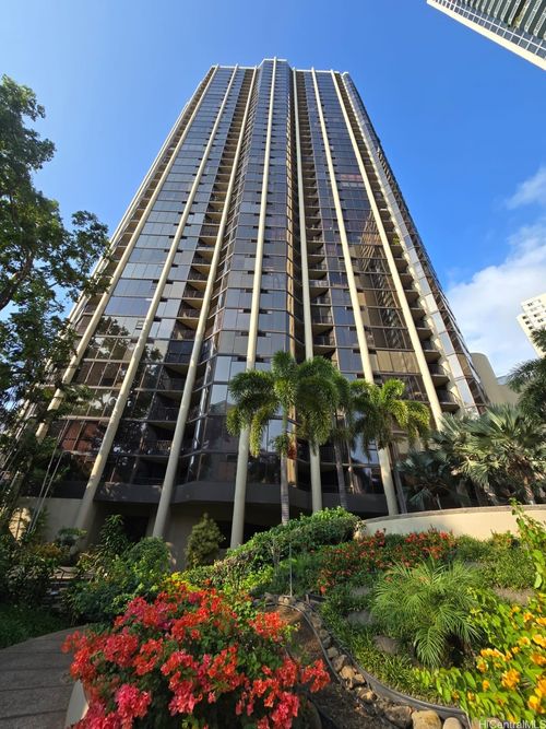 apt-3209-60 Beretania St, Honolulu, HI, 96817-4763 | Card Image