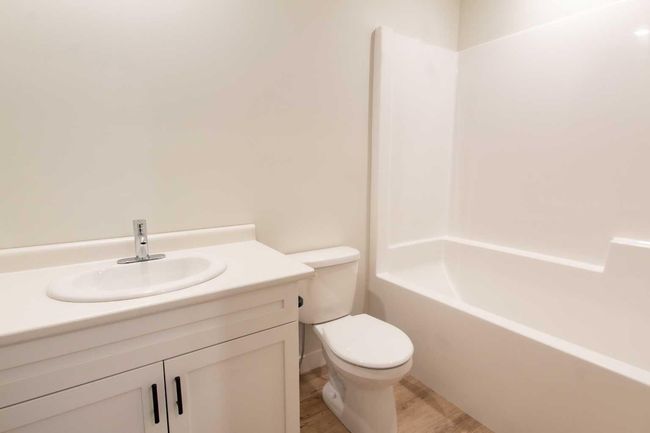 11433 95 Street, Home with 3 bedrooms, 3 bathrooms and 2 parking in Clairmont AB | Image 16