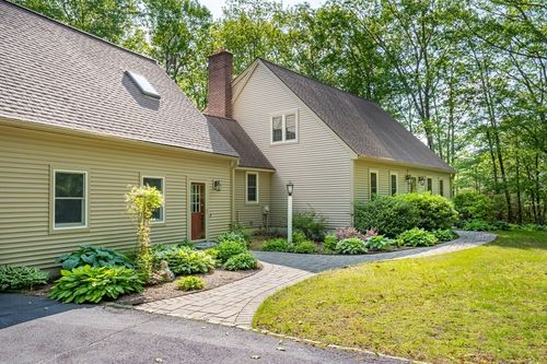 7 Major Moore Cir, Paxton, MA, 01612-1010 | Card Image