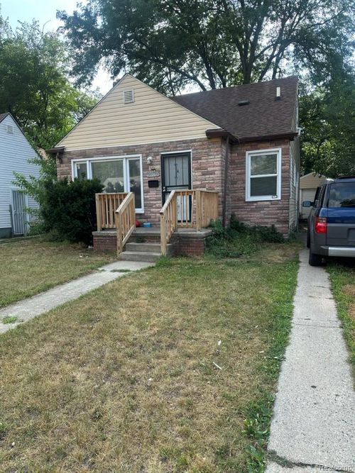 20067 Greenview Ave, Detroit, MI, 48219-1528 | Card Image