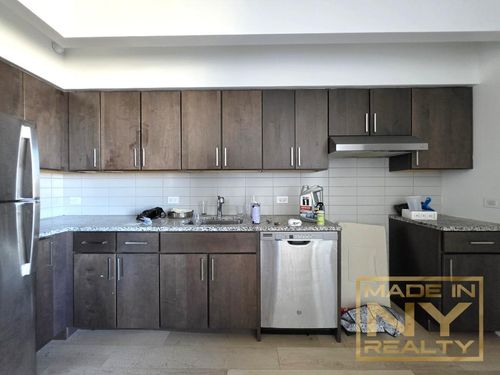 10a-62-11 108th St, Forest Hills, NY, 11375-1168 | Card Image