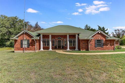 741 Knobbs Rd, McDade, TX, 78650-5174 | Card Image