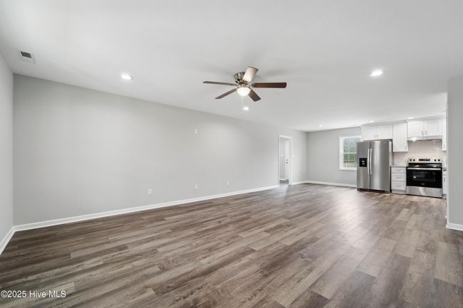 1996 Catherine Lake Rd, House other with 3 bedrooms, 2 bathrooms and 1 parking in Richlands NC | Image 4