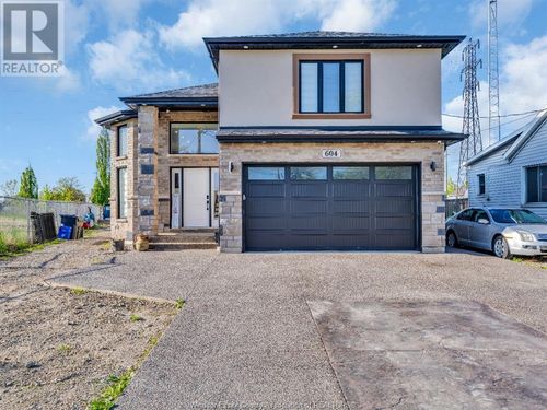 604 S Pacific Ave, Windsor, ON, N8X2W8 | Card Image