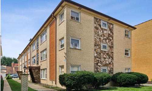 2b-4928 Lester Ave, Chicago, IL, 60630-2131 | Card Image