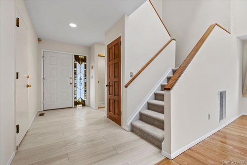 88 Farm Lake Crescent Road, New Castle, NY, 10514 | Card Image