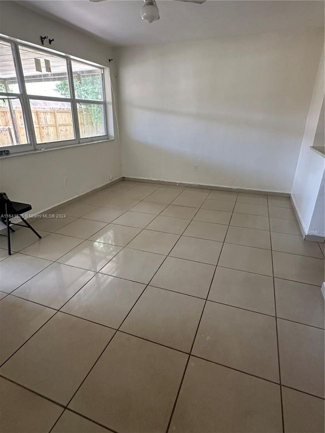 1 - 204 Se 10 Th St, Home with 2 bedrooms, 1 bathrooms and null parking in HALLANDALE BEACH FL | Image 5