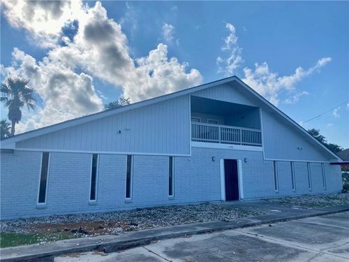 1508 S Young St, Rockport, TX, 78382-3809 | Card Image
