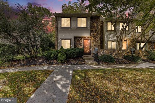 18 Flintlock Ln, CHESTERBROOK, PA, 19087-5632 | Card Image