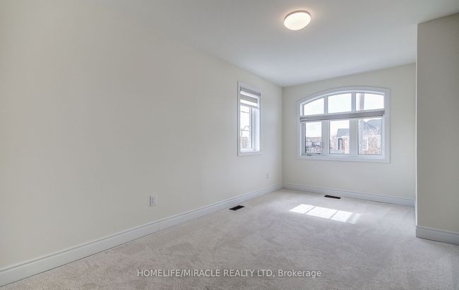 28 Yvonne Dr, House attached with 3 bedrooms, 4 bathrooms and 1 parking in Brampton ON | Image 22