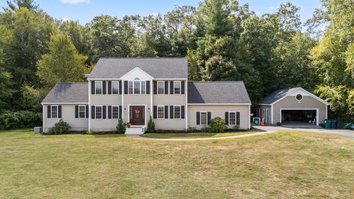 8 Virginia Ave, Sutton, MA, 01590-2743 | Card Image