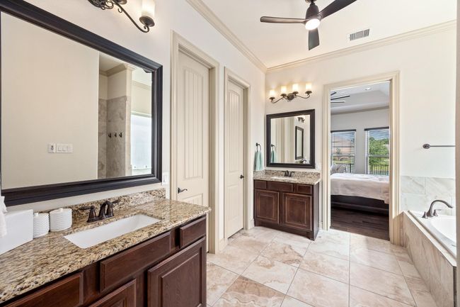 Another look at the master bath. | Image 25