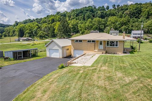 111 Daisy St, Lowber, PA, 15660-1006 | Card Image