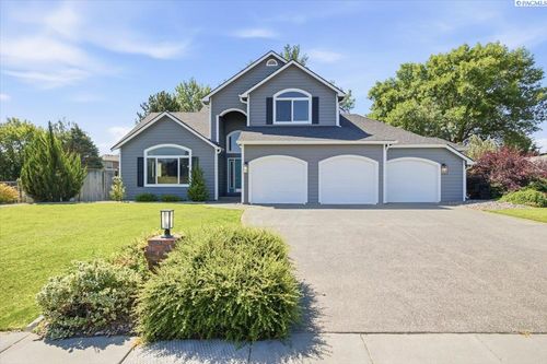 201 Odessa St, Richland, WA, 99352-8596 | Card Image