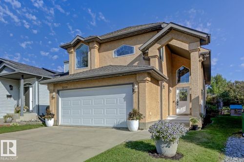 3208 135a Ave Nw, Edmonton, AB, T5A5E3 | Card Image
