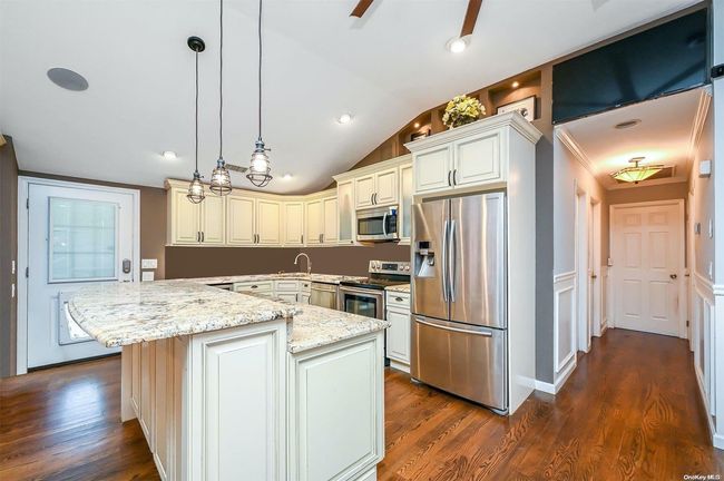 9 Wakefield Ct, House other with 5 bedrooms, 4 bathrooms and null parking in Deer Park NY | Image 13