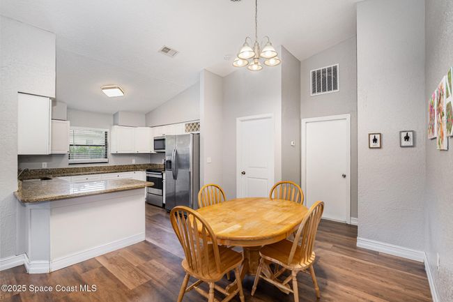 Dining Area | Image 11
